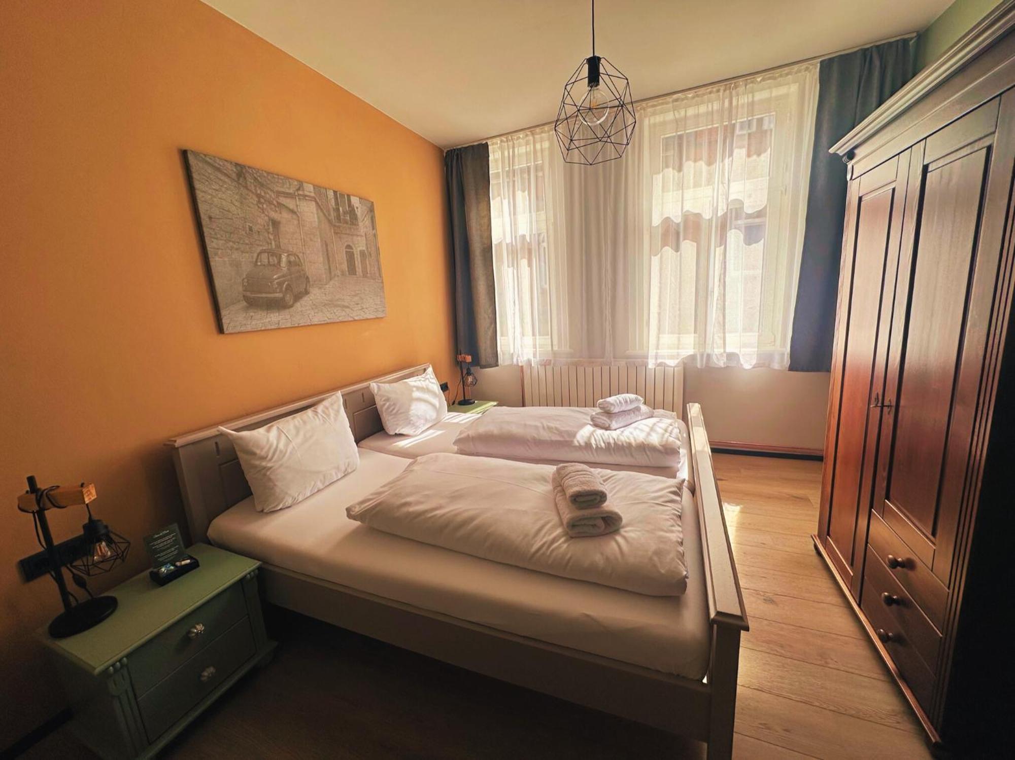 Trattoria & Apartments - Casa Da Enzo Гослар Экстерьер фото